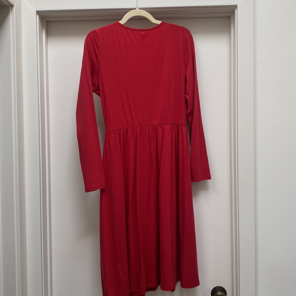 Red Dress - Picture 7 of 8
